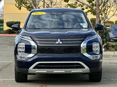 Used 2024 Mitsubishi Outlander SE image 9
