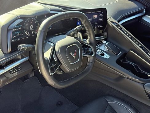 Used 2023 Chevrolet Corvette Stingray Premium Conv w/ Z51 Performance Package image 9