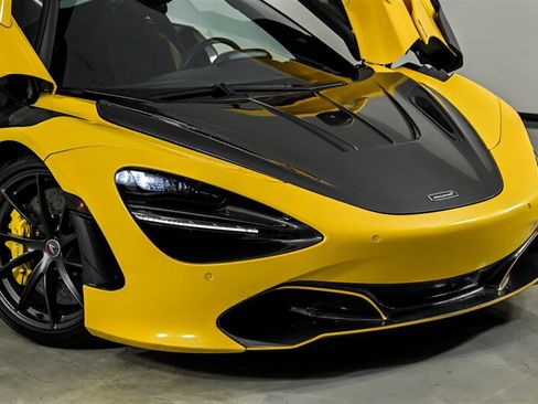 Used 2018 McLaren 720S Performance RWD image 2