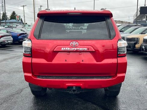Used 2022 Toyota 4Runner SR5 AWD/4WD image 8