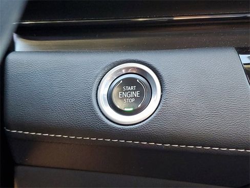 Used 2021 Cadillac Escalade Premium Luxury w/ Driver Assist Tech Package image 23