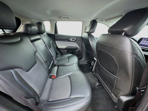 Used 2022 Jeep Compass Latitude image 18