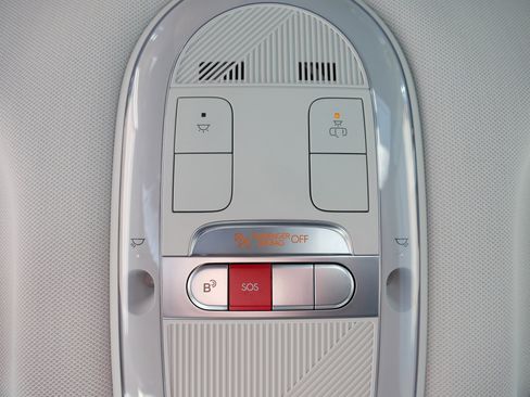 Used 2024 Hyundai Ioniq 5 SEL image 33