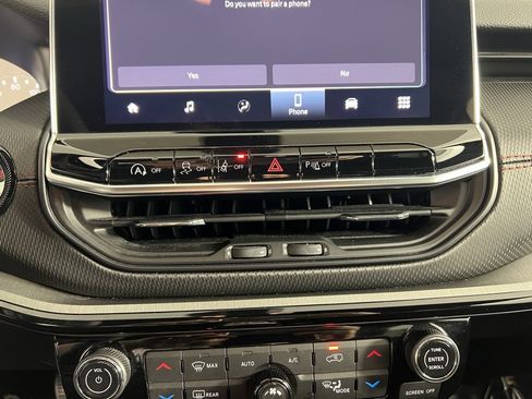 Used 2024 Jeep Compass Trailhawk image 18