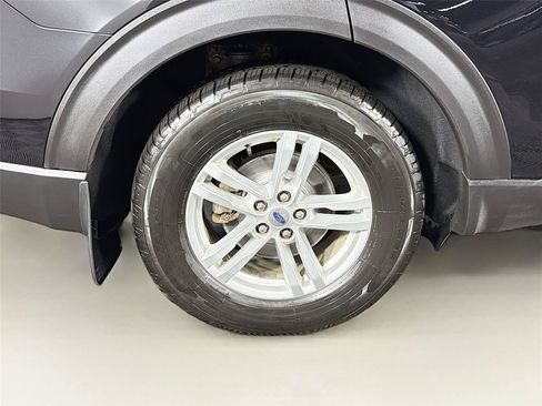 Used 2021 Ford Explorer XLT w/ Equipment Group 202A AWD/4WD image 34