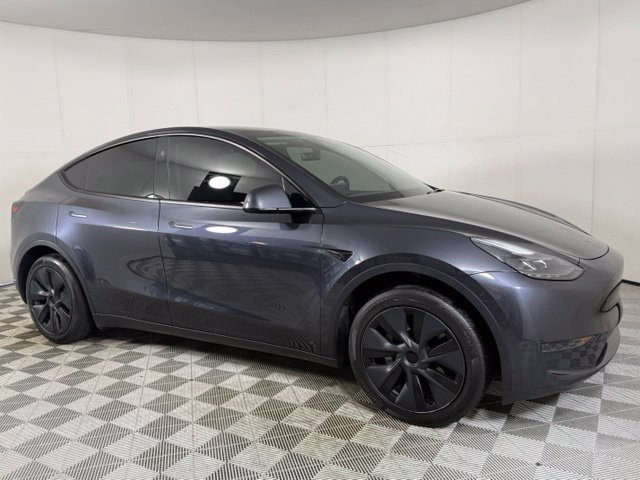 Used 2024 Tesla Model Y Long Range RWD image 11