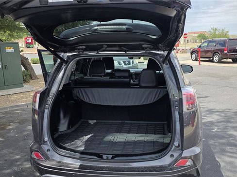 Used 2017 Toyota RAV4 Platinum FWD image 10