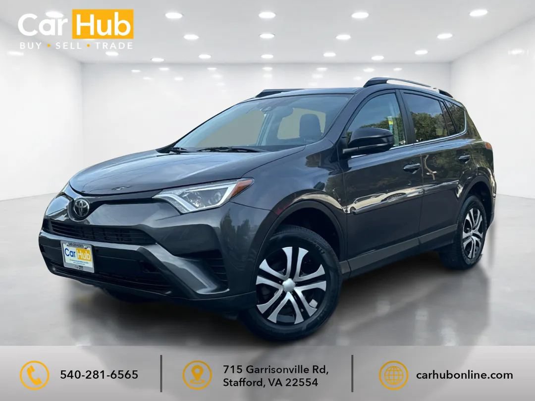 Used 2017 Toyota RAV4 LE FWD image 3