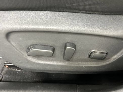 Used 2019 Nissan Rogue SV AWD/4WD image 10