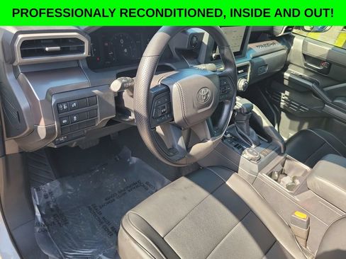 Used 2025 Toyota Tacoma SR5 AWD/4WD image 7