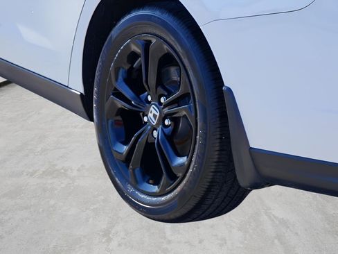 Used 2025 Honda Accord SE image 9