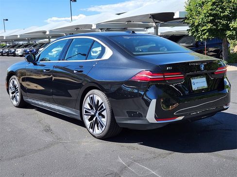 Certified 2024 BMW i5 eDrive40i w/ Premium Package image 3