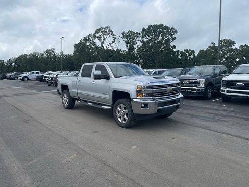 Used 2017 Chevrolet Silverado 2500 LTZ w/ Duramax Plus Package AWD/4WD image 4