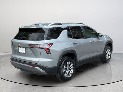 Used 2025 Chevrolet Equinox LT w/ Convenience Package II FWD image 7