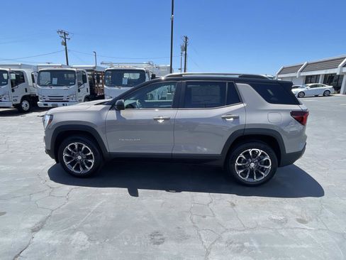 New 2026 GMC Terrain Elevation w/ Elevation Premium Package FWD image 8