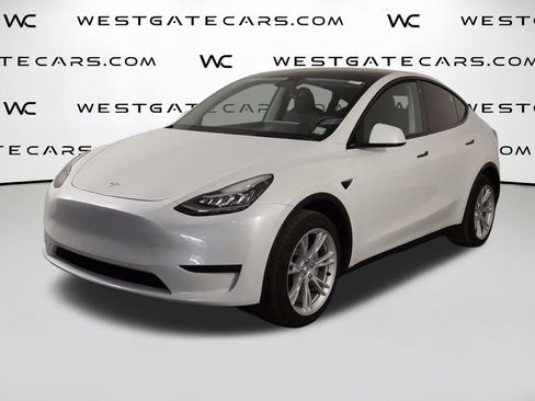 Used 2023 Tesla Model Y Long Range AWD/4WD image 1