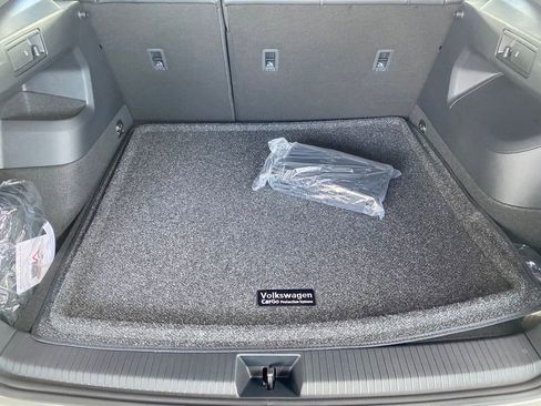 New 2026 Volkswagen Tiguan SE R-Line FWD image 29
