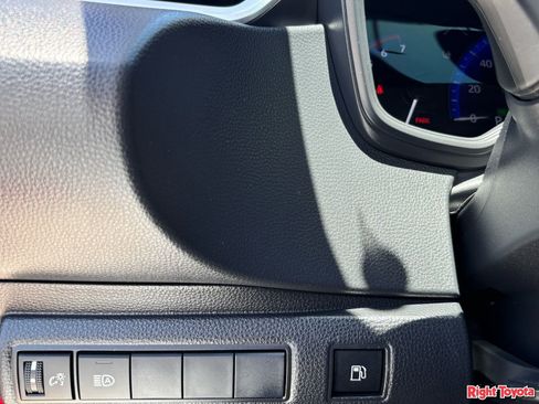 Certified 2021 Toyota Corolla LE w/ Carpet Mat Package (TMS) FWD image 31