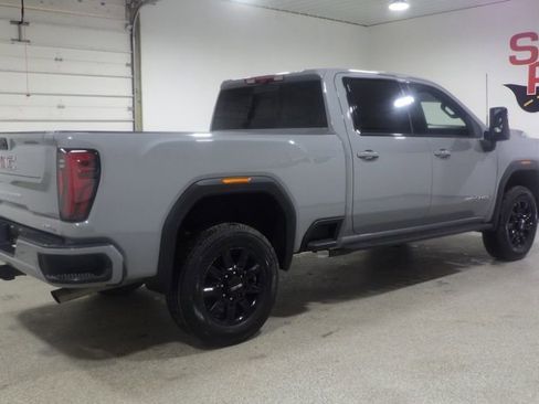 Used 2025 GMC Sierra 2500 AT4 w/ AT4 Premium Plus Package AWD/4WD image 4