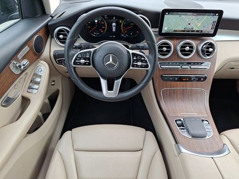 Used 2022 Mercedes-Benz GLC 300 4MATIC image 11
