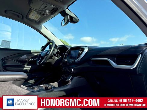 Used 2024 GMC Terrain SLT AWD/4WD image 20