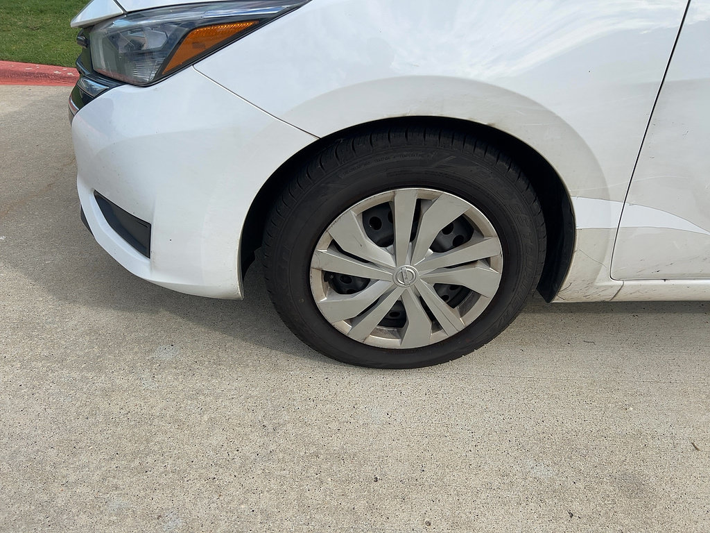 Used 2025 Nissan Versa S FWD image 5