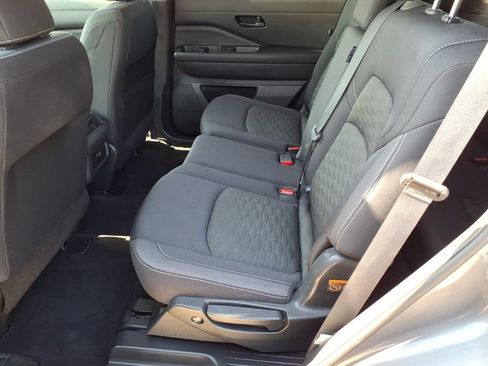 Used 2023 Nissan Pathfinder S FWD image 13