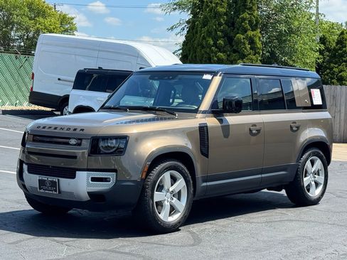Used 2020 Land Rover Defender 110 First Edition image 40