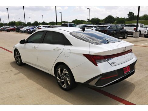 Certified 2025 Hyundai Elantra SEL FWD image 6