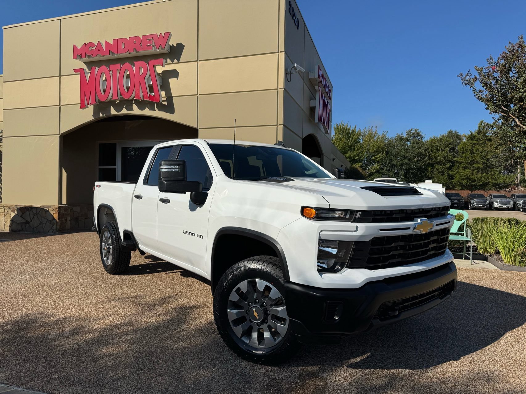 Used 2024 Chevrolet Silverado 2500 Custom w/ Custom Convenience Package AWD/4WD image 1