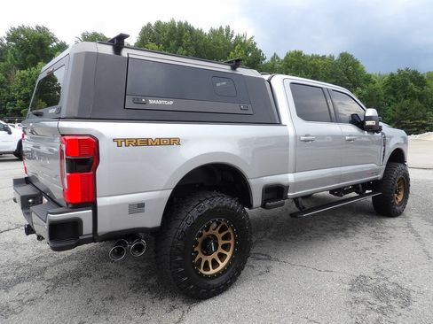 Used 2023 Ford F250 Platinum w/ Tremor Off-Road Package AWD/4WD image 8