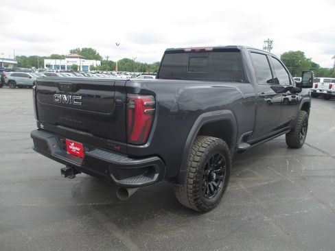 Used 2024 GMC Sierra 2500 AT4 w/ AT4 Premium Plus Package AWD/4WD image 5