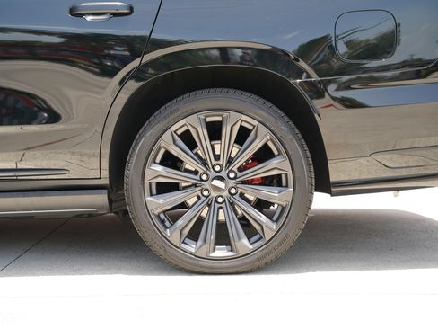 Used 2025 Cadillac Escalade V AWD/4WD image 12