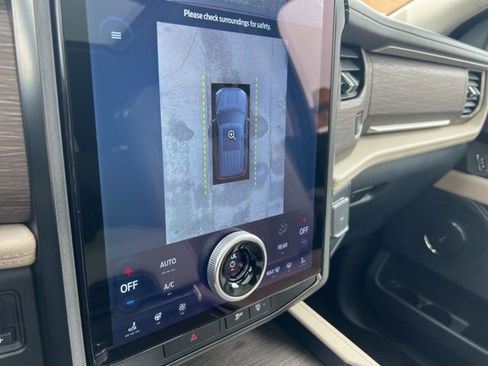 Certified 2023 Ford Expedition Limited image 16