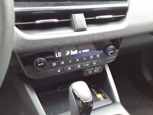 Certified 2026 Subaru Outback Limited AWD/4WD image 11