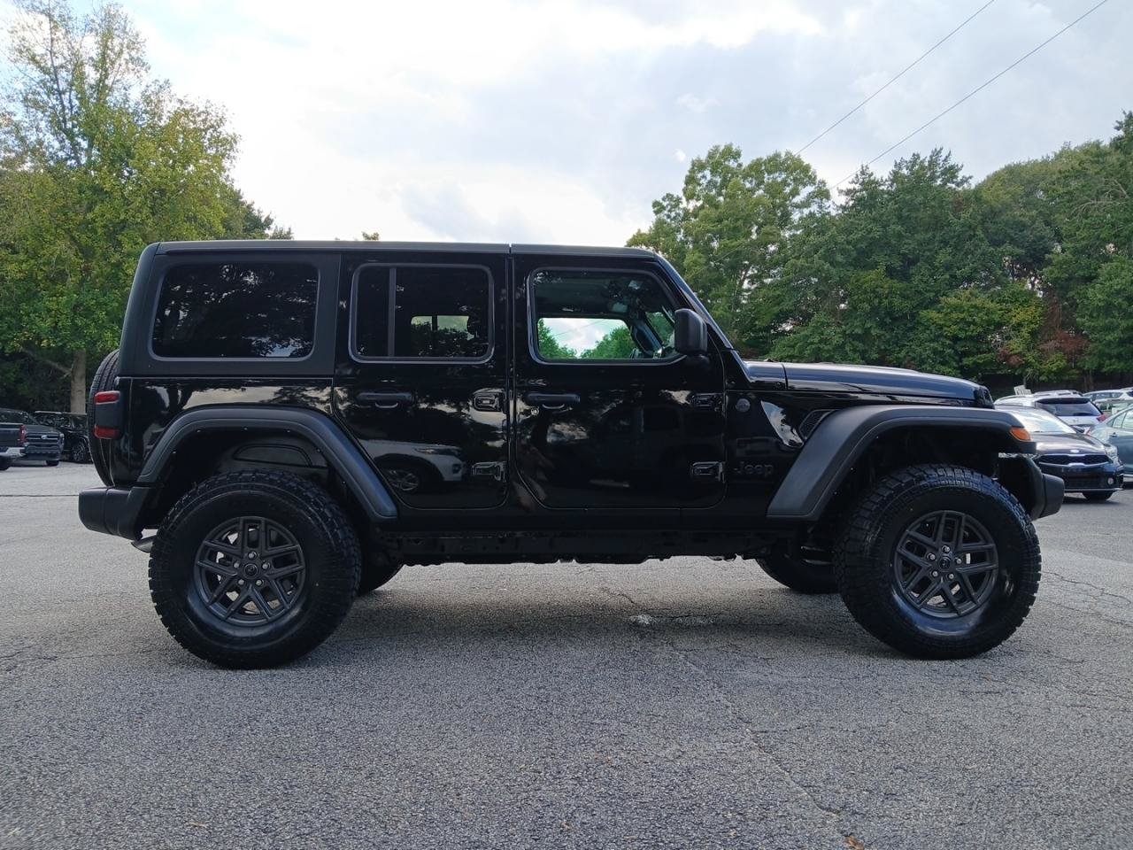 Used 2024 Jeep Wrangler Unlimited Sport AWD/4WD image 5