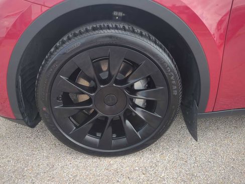 Used 2023 Tesla Model Y Long Range AWD/4WD image 30