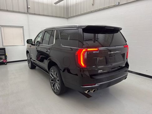 Used 2025 GMC Yukon Denali Ultimate AWD/4WD image 4