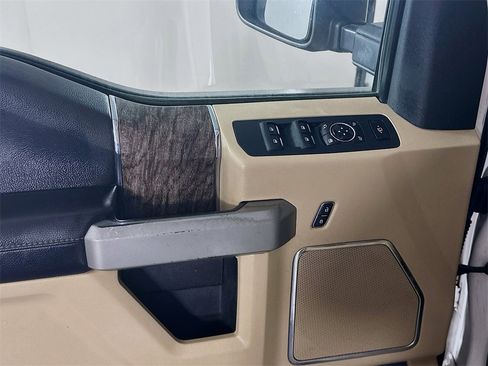 Used 2017 Ford F250 Lariat w/ FX4 Off-Road Package image 25