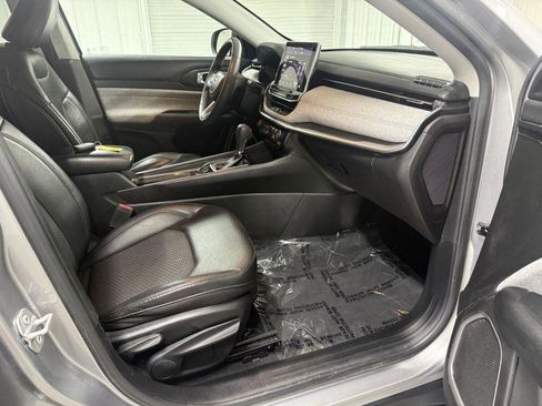 Used 2022 Jeep Compass Latitude FWD image 27