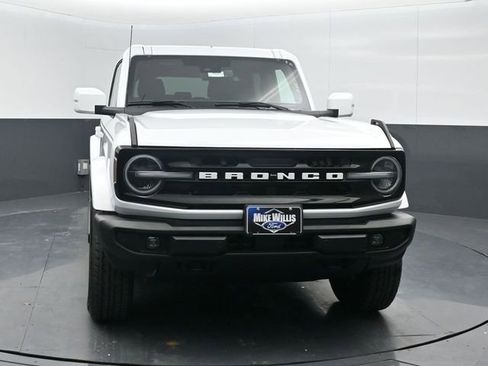 New 2025 Ford Bronco Outer Banks image 2