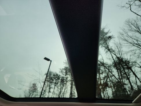 Used 2024 Land Rover Range Rover SE image 28