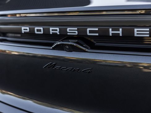 Certified 2024 Porsche Macan 4 Electric image 28