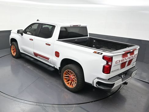 Used 2021 Chevrolet Silverado 1500 Custom RWD image 17