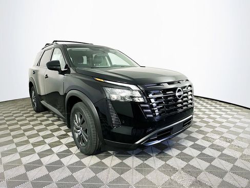 New 2026 Nissan Pathfinder SV image 2