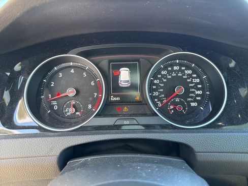 Used 2018 Volkswagen GTI SE w/ SE Leather Package image 9