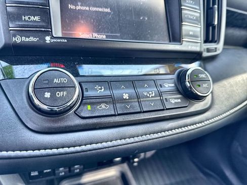 Used 2018 Toyota RAV4 XLE image 26