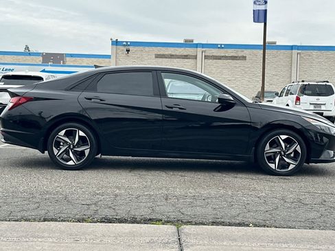 Used 2023 Hyundai Elantra SEL w/ Convenience Package image 9