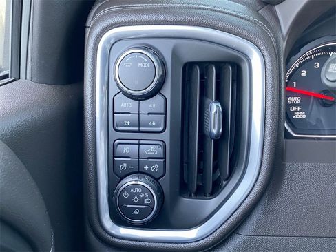 Used 2022 Chevrolet Silverado 1500 LTZ AWD/4WD image 31