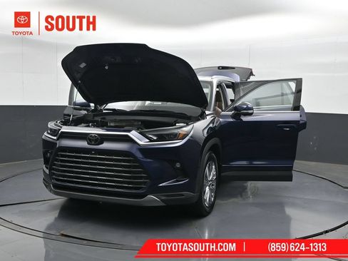 Used 2025 Toyota Grand Highlander AWD image 62